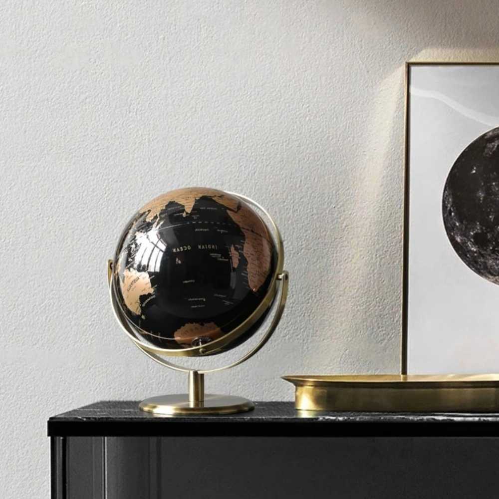 Drehbarer Erdglobus mit Metallsockel